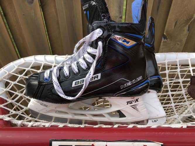 Senior Used Bauer Nexus 2N Hockey Skates Size 8.5