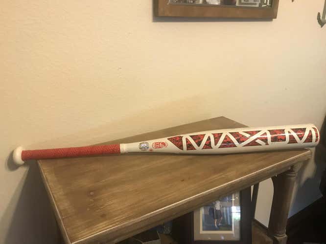 Used 2017 USSSA Certified Combat Composite Maxum Bat (-8) 23 oz 31"