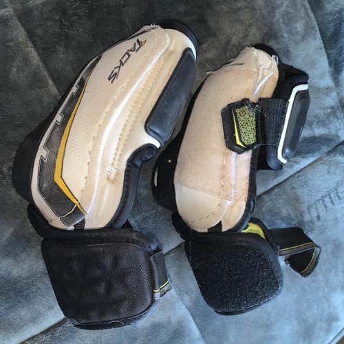 Used Medium CCM Classic Pro Tacks  Elbow Pads
