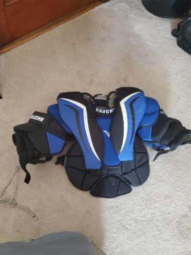 Junior Used Medium/large Vaughn V6 800 Goalie Chest Protector