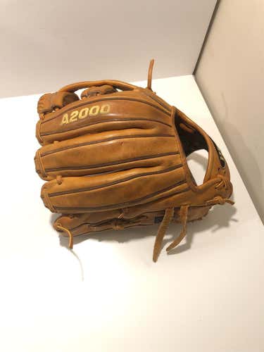 Used Infield A2000 11.75" Baseball Glove