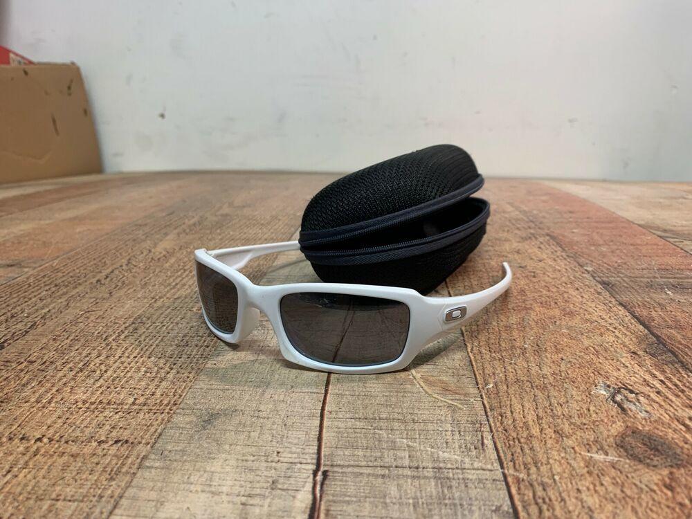 Oakley 4+1 2 White Sunglasses with Lenses and Case | SidelineSwap