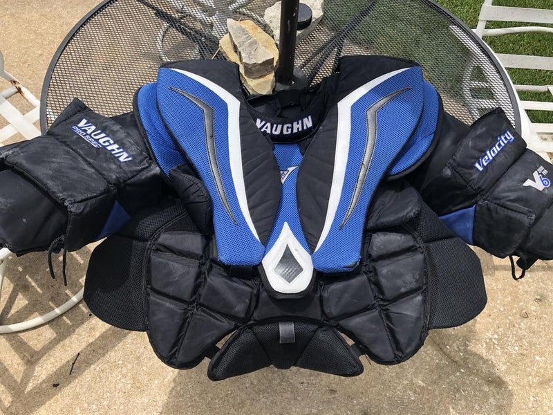 Senior Used Medium Vaughn V6 2200 Pro Goalie Chest Protector