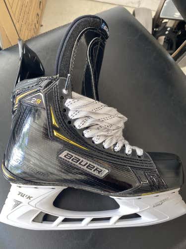Senior New Bauer Supreme 2S Pro Hockey Skates Size 6