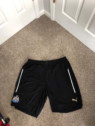 New Castle Black Men's XXL Puma Shorts