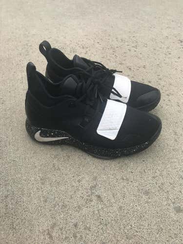 Black Men's 8.5 (Women's 9.5) Nike Shoes