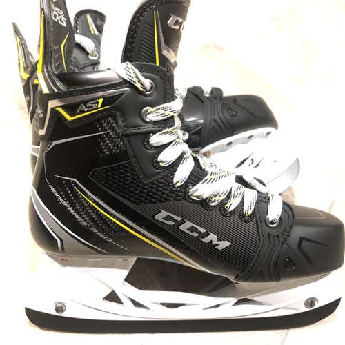 New CCM Super Tacks AS1 Size 6.5D Hockey Skates