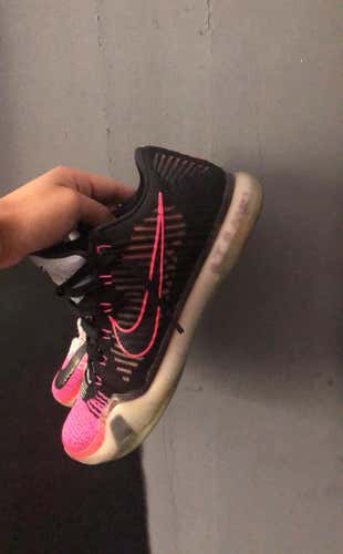 Black Men's 8.5 (Women's 9.5) Nike Shoes