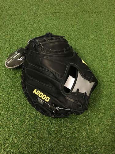 New Wilson A2000 33.5" M2 SuperSkin Catcher's Mitt - WTARB18M2SS