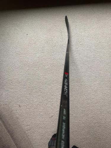 Used Intermediate Warrior Right Handed Dynasty HD3 Hockey Stick Mid