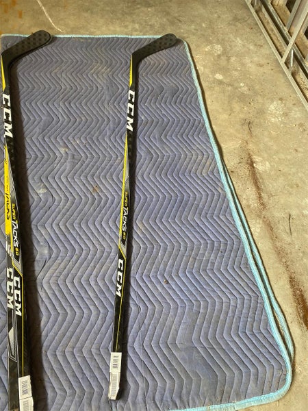 New Right Handed Super Tacks 2.0 Mid Hockey Stick