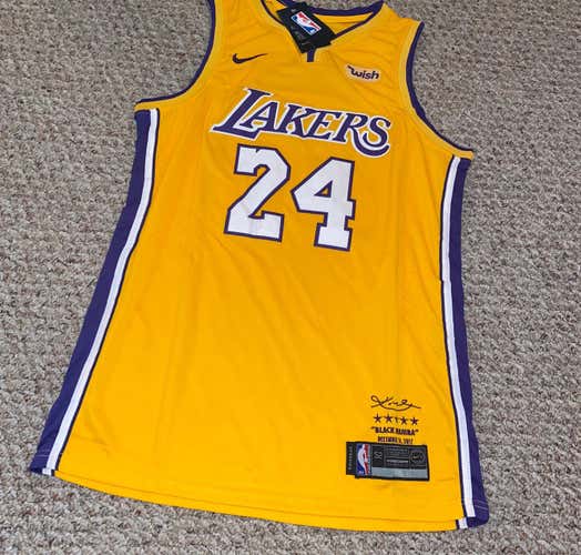 Kobe Bryant 24 Los Angeles Lakers “Memorial” Adult 52 Jersey