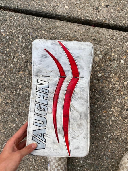 Red/White Used Regular Velocity V6 2200 Pro Carbon Glove