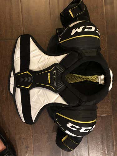 New Junior Medium CCM Tacks 5092 Shoulder Pads