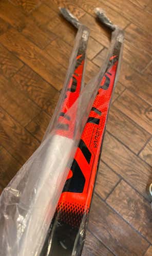 2 New Vapor ADV Fly Lite P90T Pro Stock Hockey Sticks