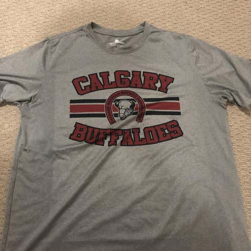 Large Calgary Buffaloes Team Workout Shirt