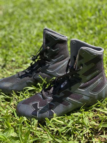 Under Armour Highlight Cleats Sz 8 Black