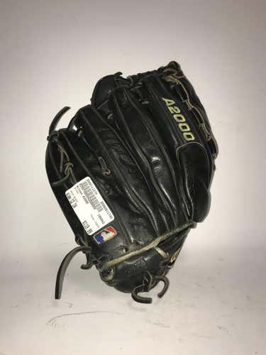 Used Wilson A2000 12" Baseball & Softball Fielders Gloves