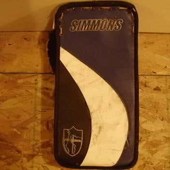 SIMMONS  - GOALIE BLOCKER SENIOR ADULT BLUE AND WHITE RIGHT HAND