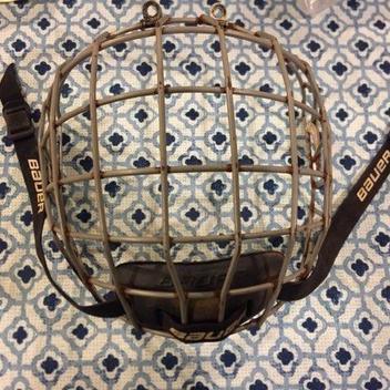 USED BAUER  GRAY CAGE