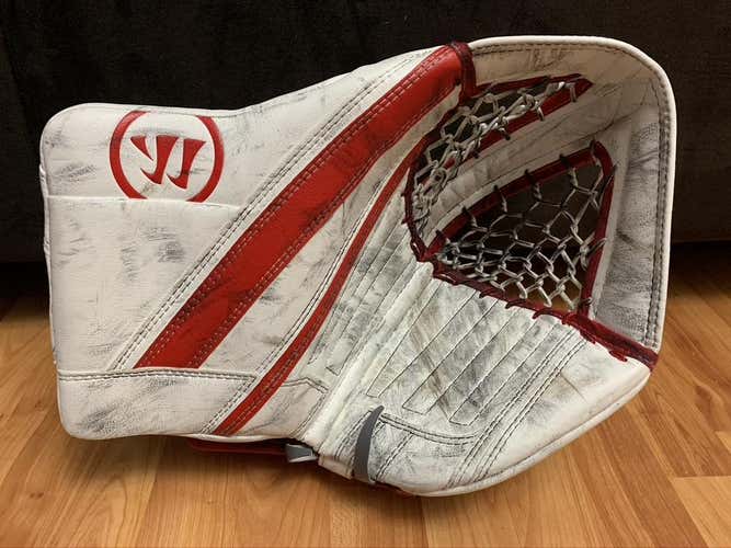 Red Senior Used Warrior Regular Ritual G4 Pro Glove and Blocker
