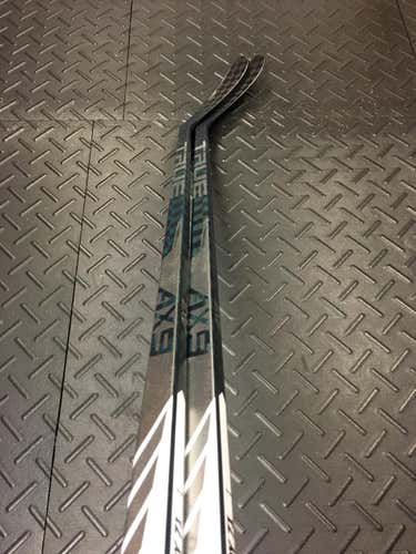 (2-pack) New True AX9 RH-90-TC4 Sandpaper Grip Sebastien Bordeleau NHL Pro Stock