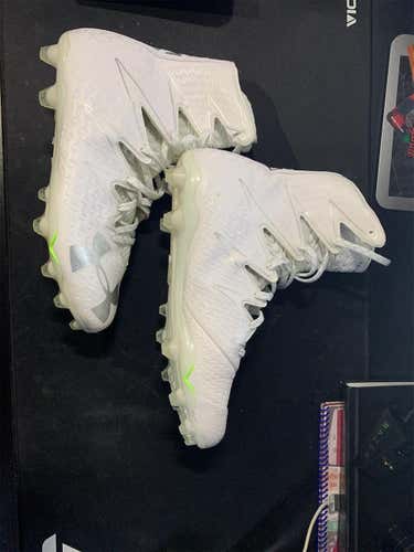 White Unisex 10 (Women's 11) Under Armour Highlight Cleats