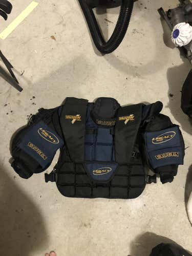 Senior Used Small Vaughn Legacy 4000 Goalie Chest Protector