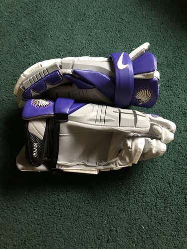 Brand New Iroquois Nationals Vapor Elite Gloves