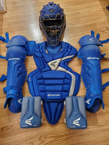 Catcher's Set - Easton M7 Shins,Easton Mako chest,Mizuno Samurai mask,knees savers