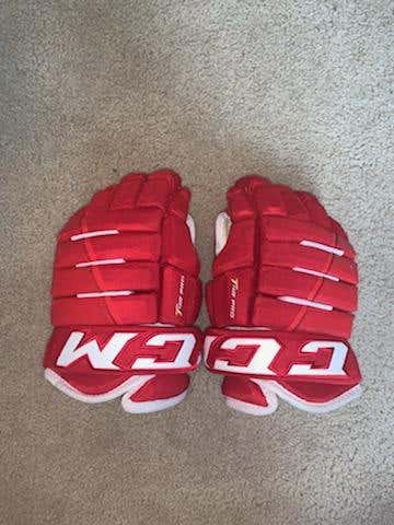 Red Used Senior CCM Tacks 4 Roll Pro Gloves 13"