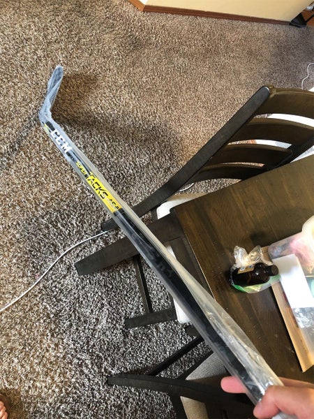 New Right Handed Super Tacks AS2 Pro Hockey Stick
