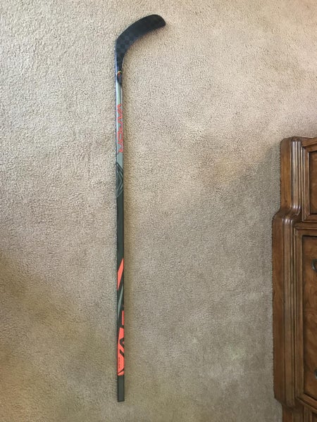New Senior Bauer Left Handed Vapor FlyLite Hockey Stick Mid Pro Stock