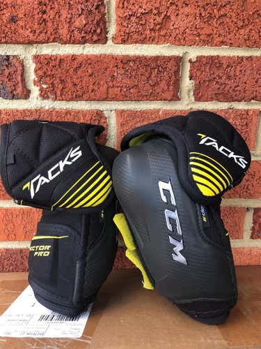 New Small CCM Vector  Elbow Pads