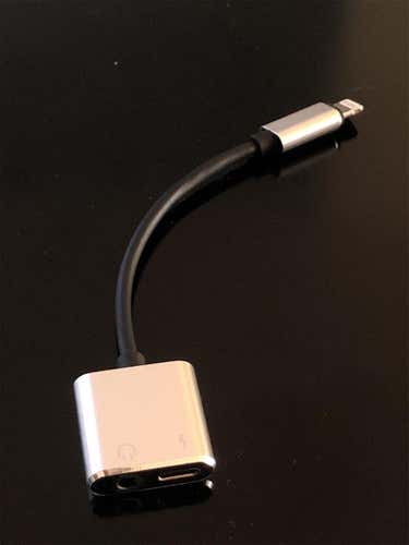 Lightning to 3.5 mm Headphone Jack Adapter