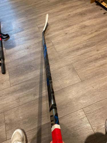 Used Right Handed Nexus 1N Mid Hockey Stick