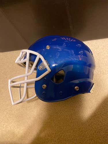 Used (like New but Decals Mark)  Schutt Vengeance Z10 Helmet