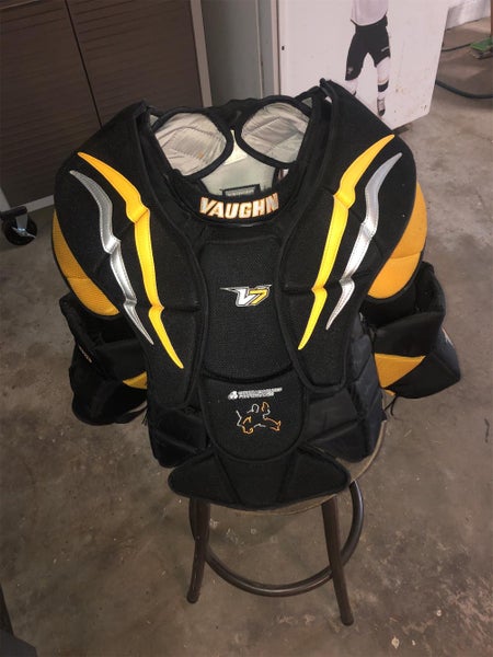 Senior Vaughn V7 Pro Carbon Chesty