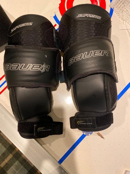 Used Bauer Supreme Knee Pads With No Rips