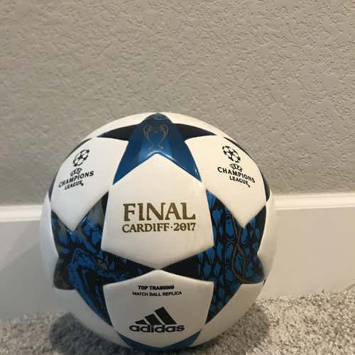 Final Cardiff 2017 Ball