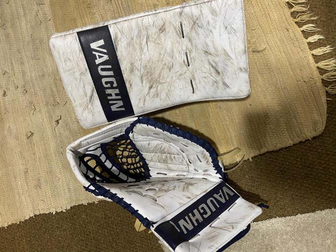 White Used Senior 34" Vaughn Regular Velocity V6 Goalie Full Set