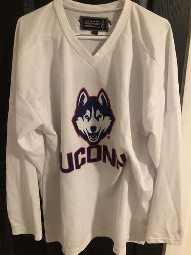 UCONN Huskies practice jersey #7 white size large