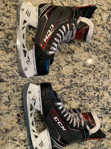 LIGHTLY USED CCM JETSPEED FT390 SKATES SIZE 6