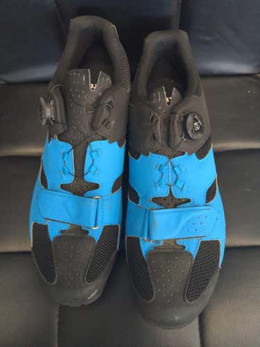 Used Giro Senior 13.5 Bicycles Shoes