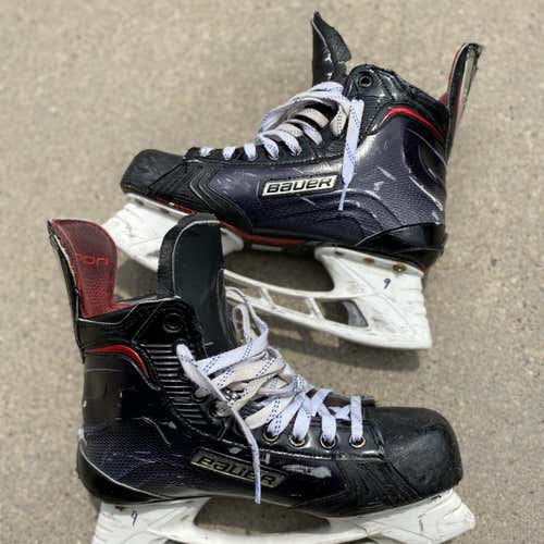 Used Bauer Vapor 1X 2.0 Regular Width Pro Stock Size 8.5 Hockey Skates