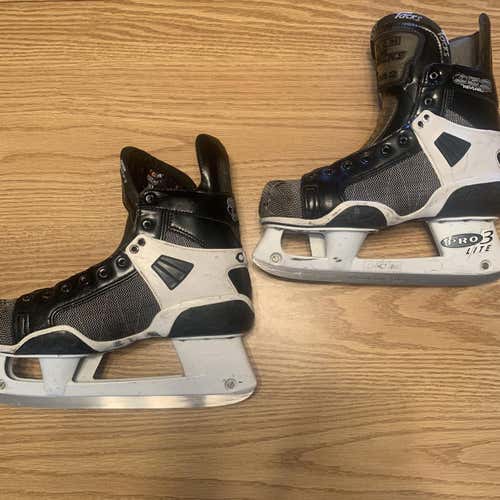 Used CCM Tacks Regular Width Size 10 Hockey Skates