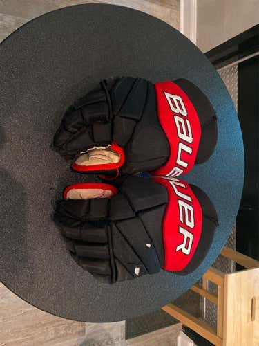 Used Bauer 14" Pro Stock Gloves
