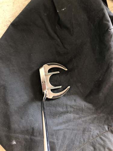 Used Right Handed White ice sabertooth 35" Putter
