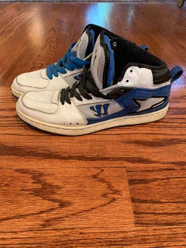 Warrior Men’s 8 Sneaker