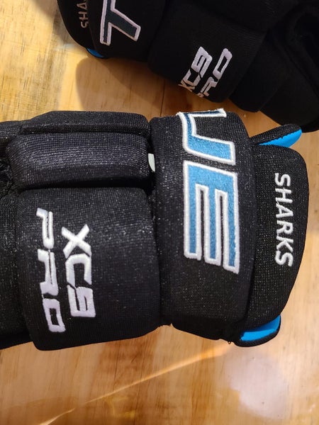 Black New Senior True Xc9 pro Gloves 13" Pro Stock